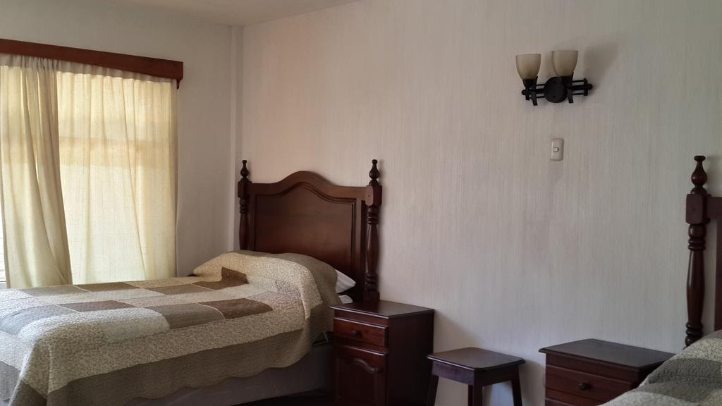Hotel Los Cofrades Solola Room photo